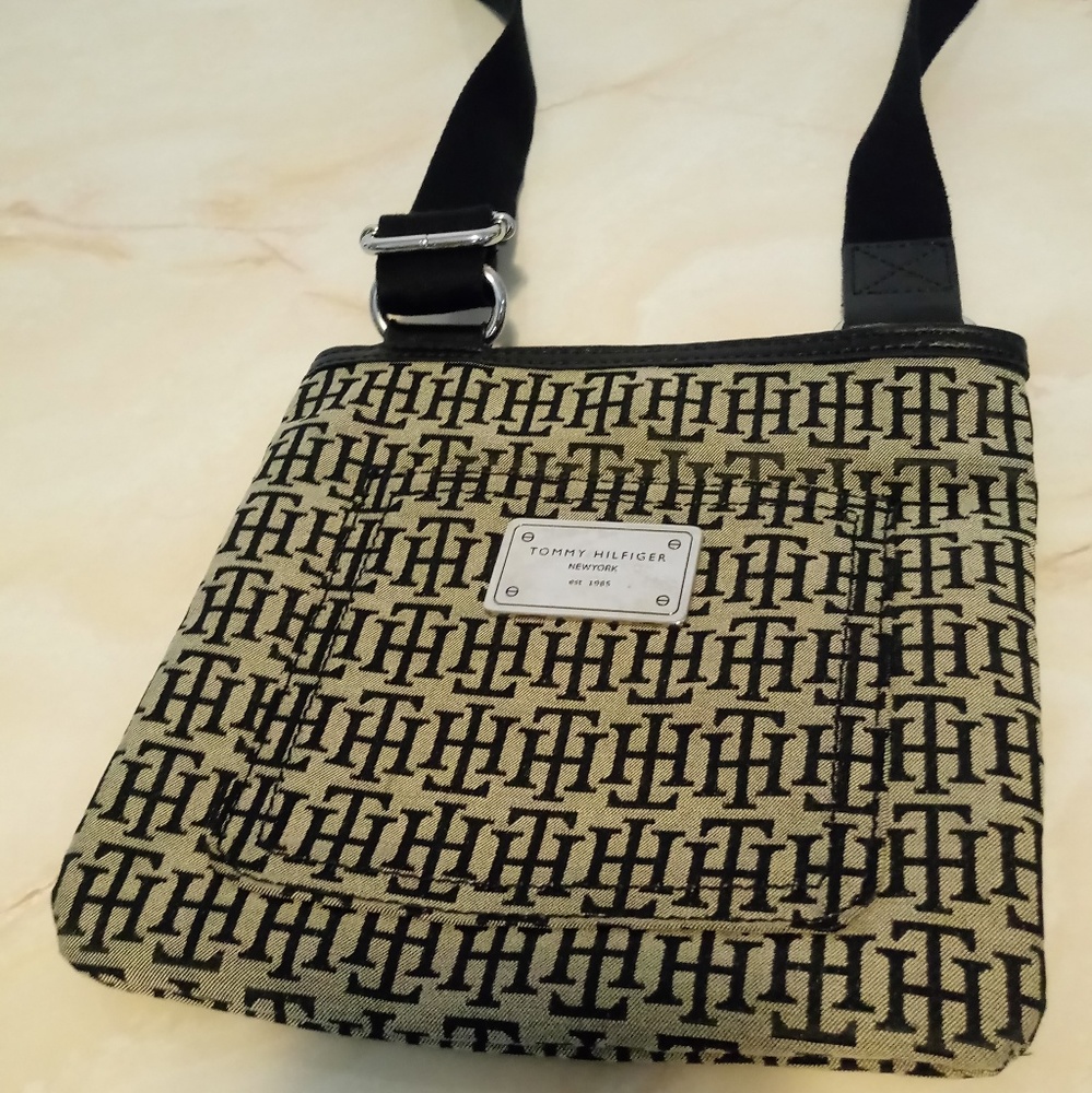 Tommy Hilfiger crossbody bag